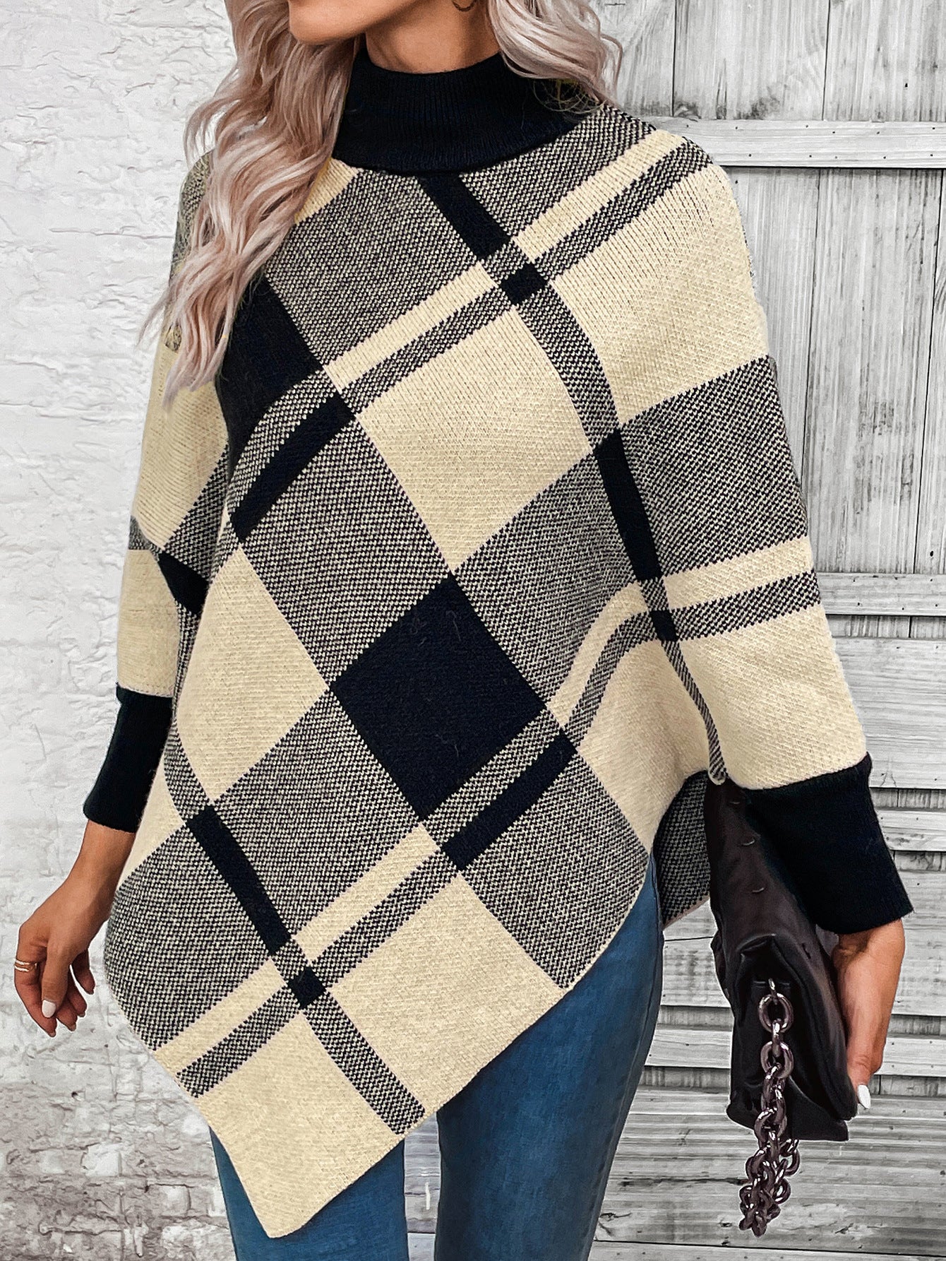 Elevate Your Winter Style Ladies High Neck Checkered Shawl