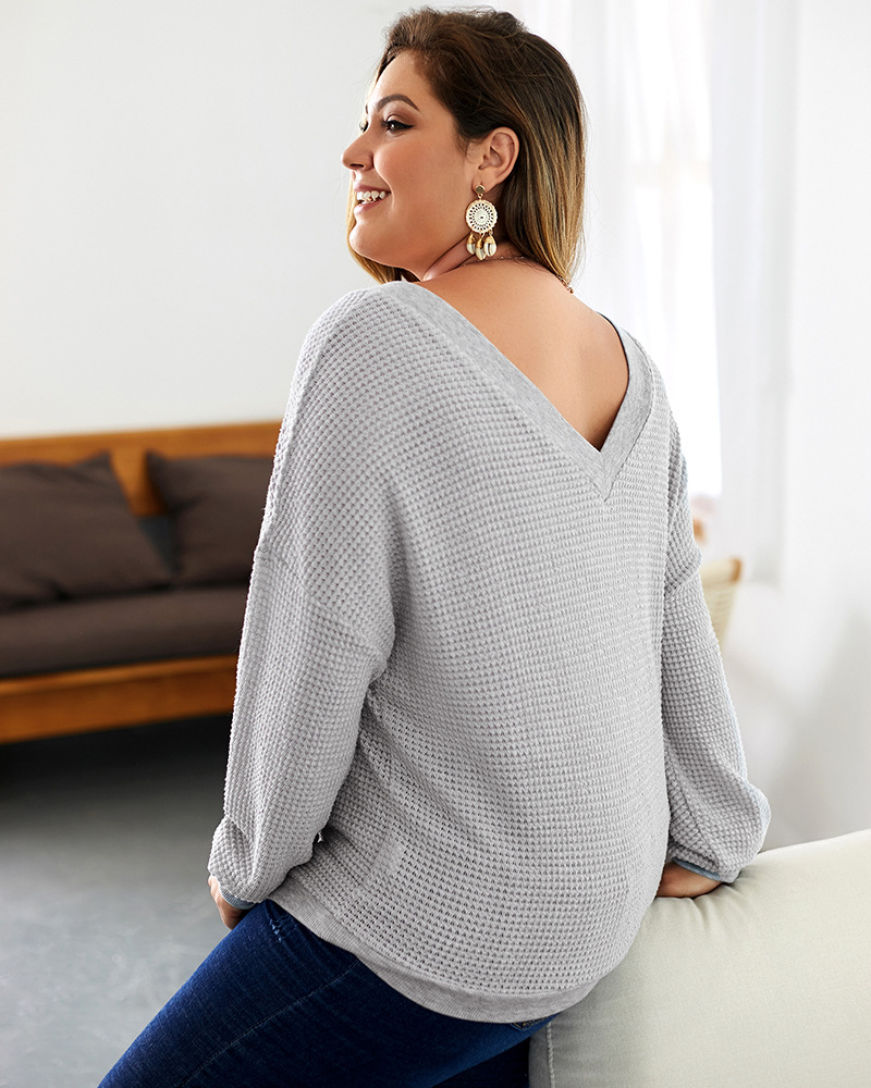 Stylish Comfort: Ladies Plus Size Autumn Knitted Top Back