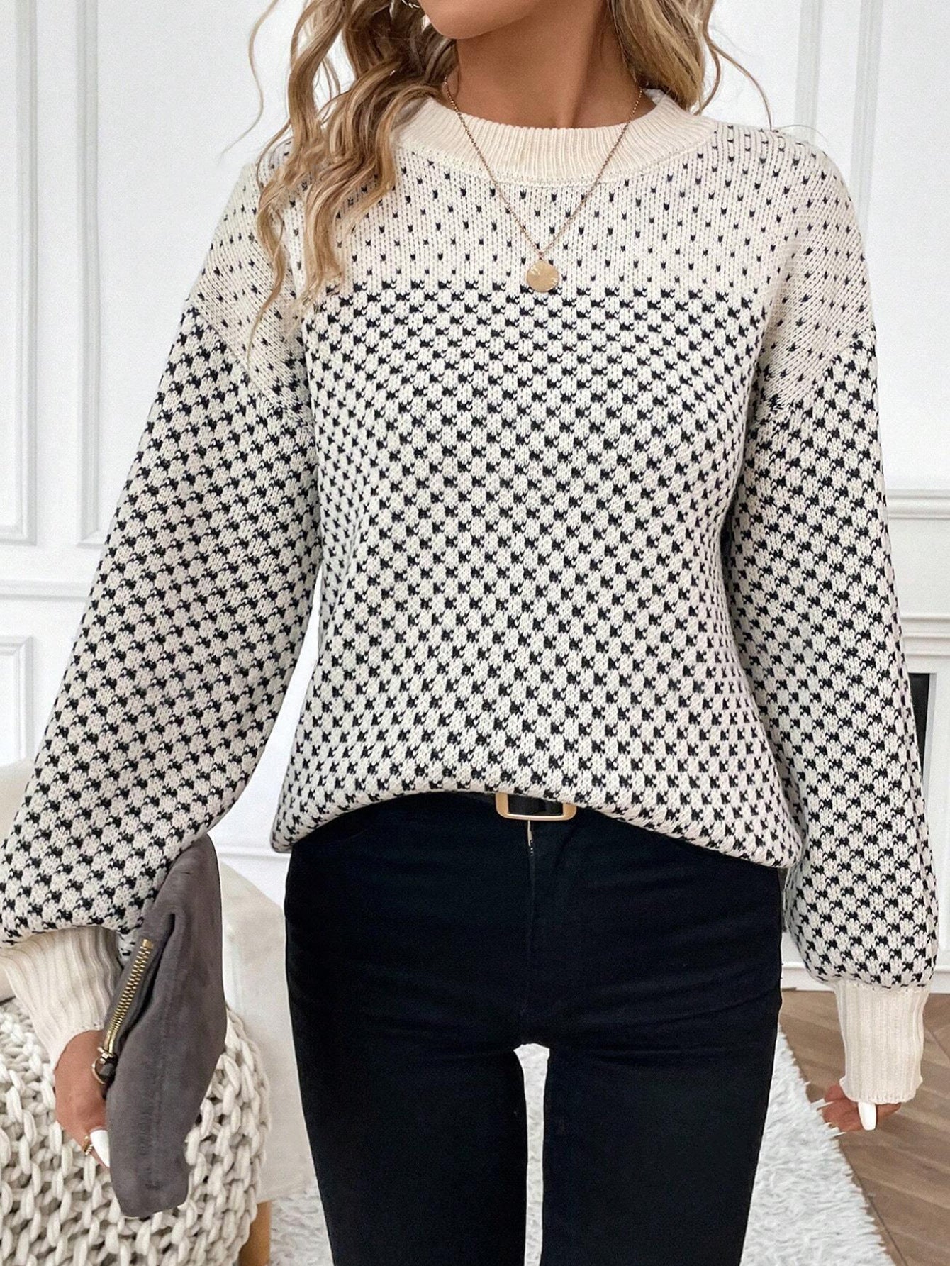 Loose Long Sleeve Contrast Color Thread Sweater