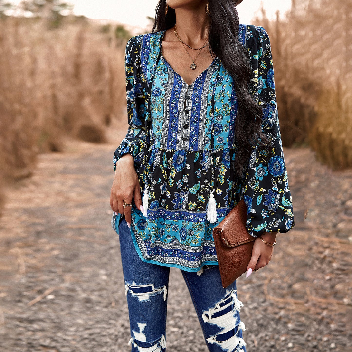 Chic Printed Long-Sleeved Top: Casual Elegance