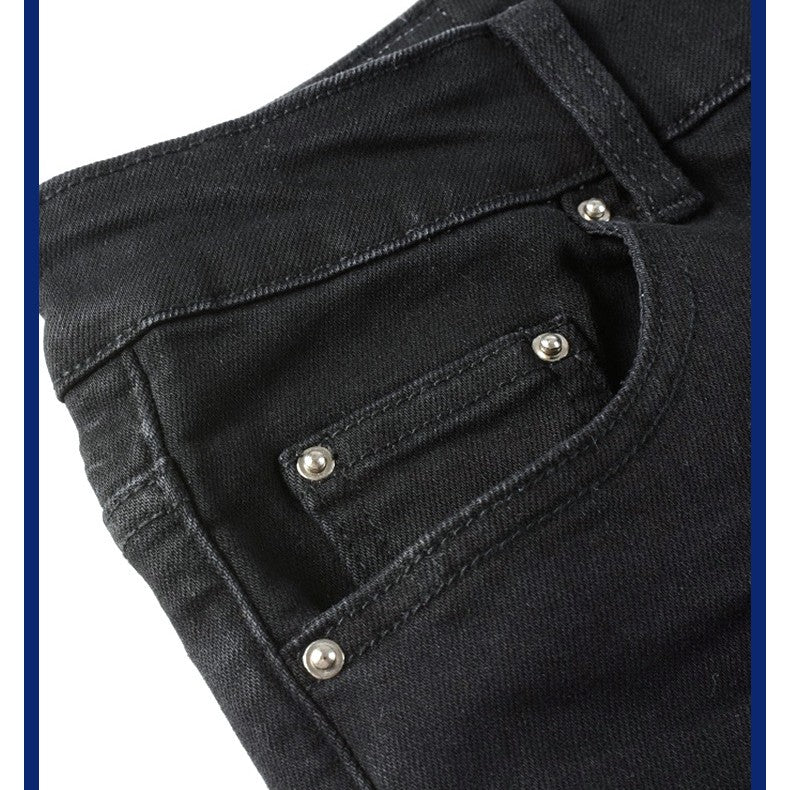 Black Patch Pleated Jeans: Urban Edge and Classic Comfort